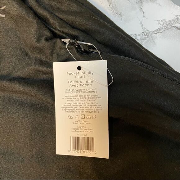 NWT Beyond Yoga Hidden Pocket Infinity Scarf - Picture 5 of 7